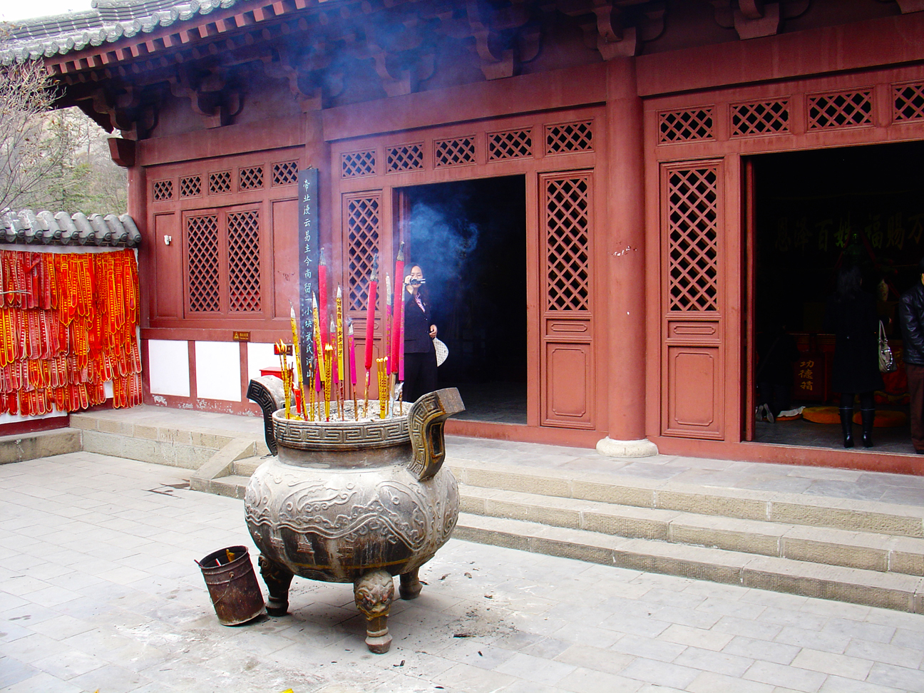 Incenses burned by women to pray to the empress