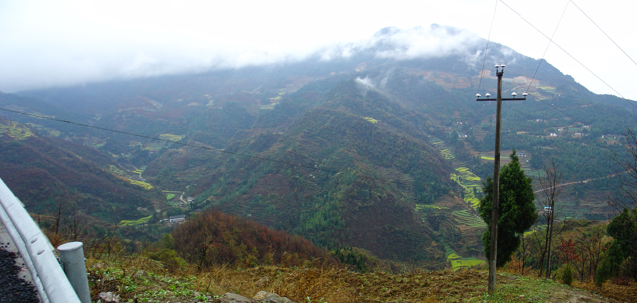 We had a short brake to look at that beautiful valley. The strongest impression was the silence. I could hear nothing but birds.