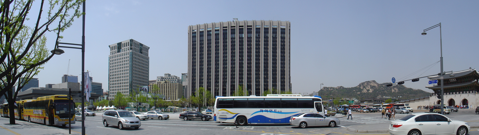 A panoramic overview of the place before Gwan-Hwa-Moon.