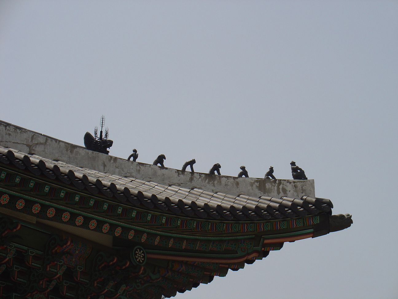 Roof decoration at Kyeongbok Palace.