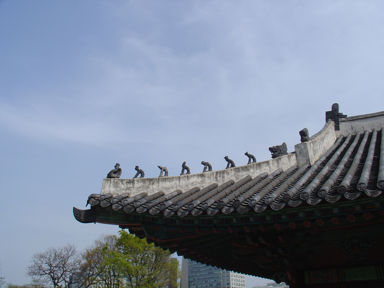 Roof decoration of Kyung-Hee-Geung Palace.