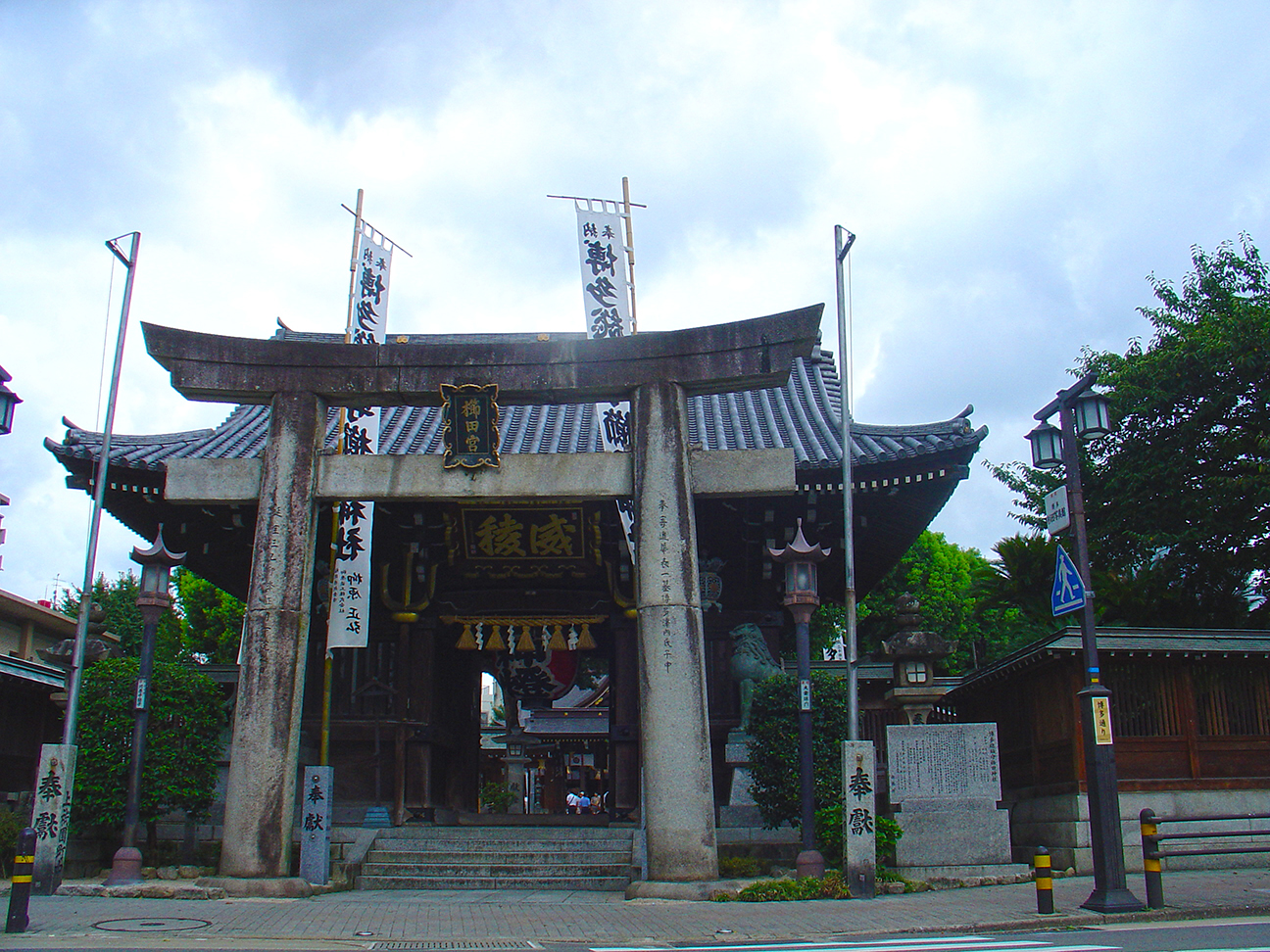 櫛田神社 - Kushida Shrine entrance Gate.