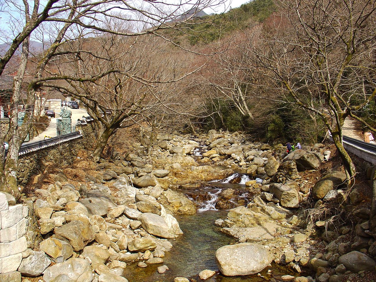 River in the mountain of Huaeom Temple (화엄사)